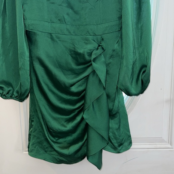 nwt Skylar Rose Green Satin Mini Dress Womens Size Medium - Picture 2 of 8